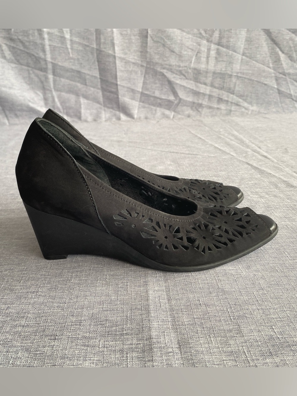 ARCHE | Stretch Suede Latex Sole Peep Toe Wedges